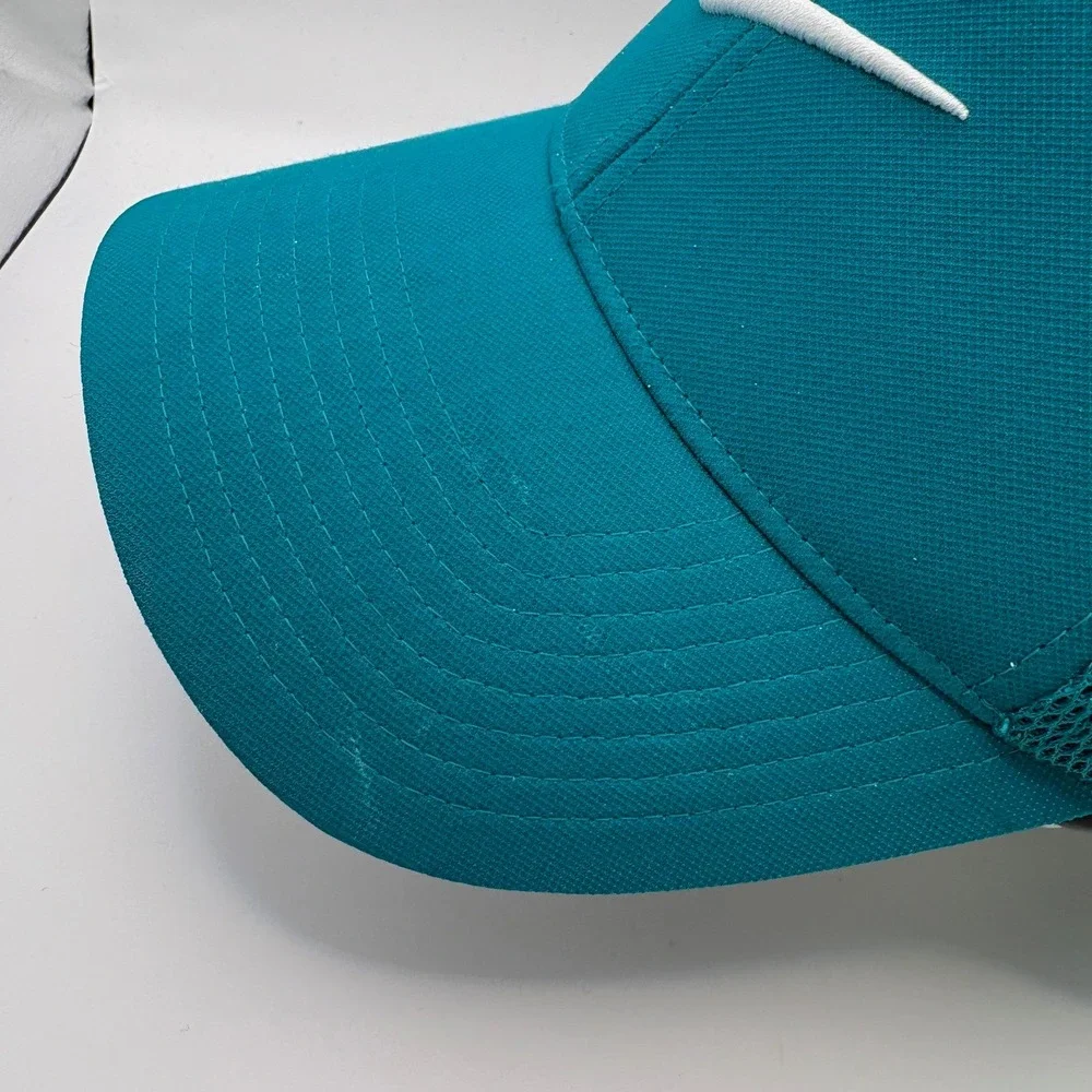 Nike‎ Golf Vapor Teal Mesh Fitted Trucker Hat Size M/L Performance Golfing